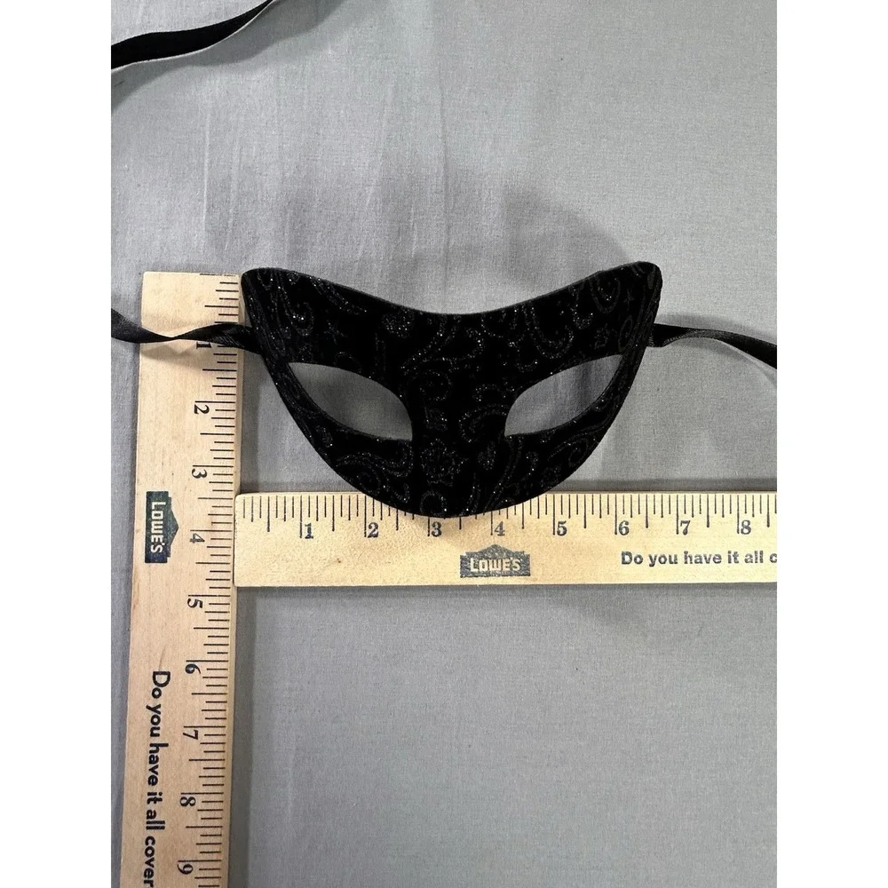 Venetian-style half-face masquerade‎ black mask glitter scrollwork design Adult
